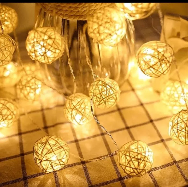 Mini LED cascada bola takraw 135 fogos (Ancho 2.5metros)
